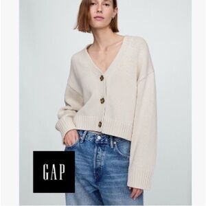 GAP Women's Beige V-Neck Cardigan